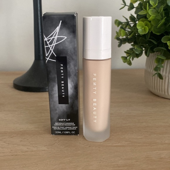 Fenty Beauty Soft lit naturally luminous long wear foundation-shade 120 neutral - Picture 1 of 7